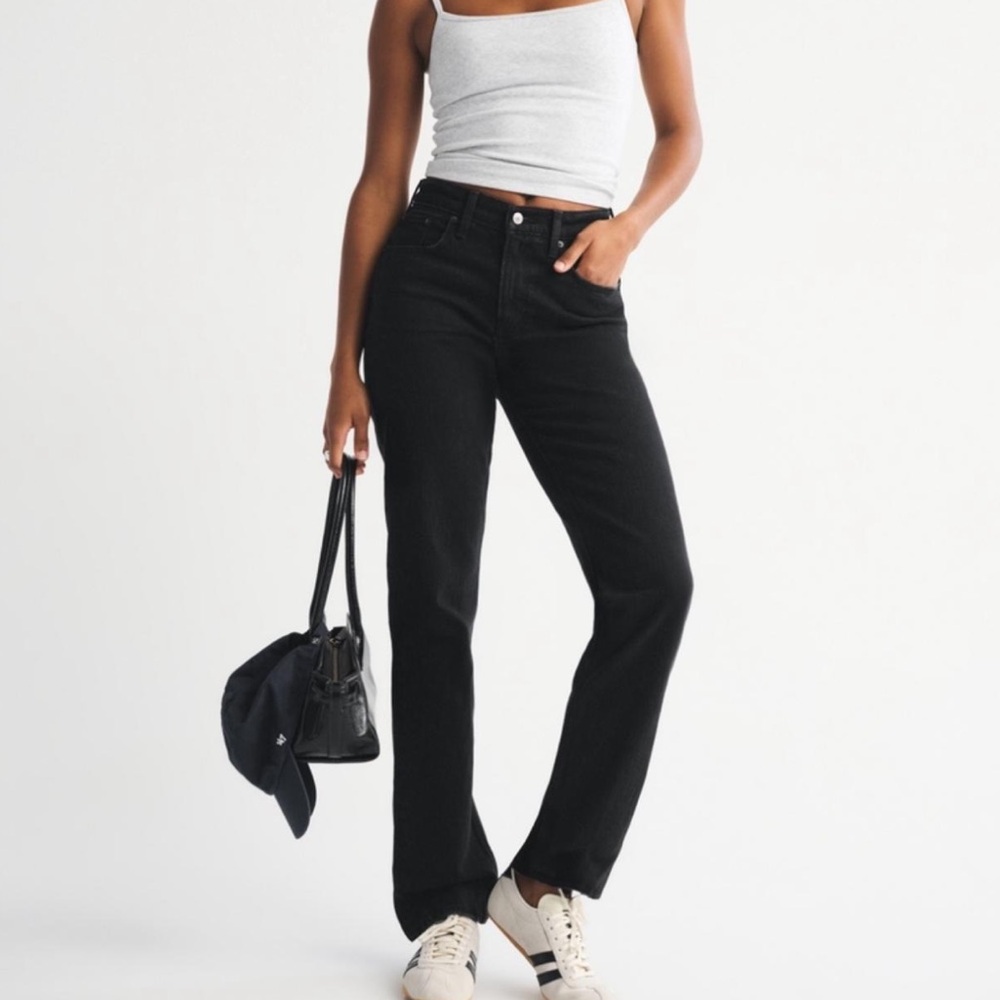 Abercrombie & Fitch Curve Love Mid Rise 90s Straight Jeans